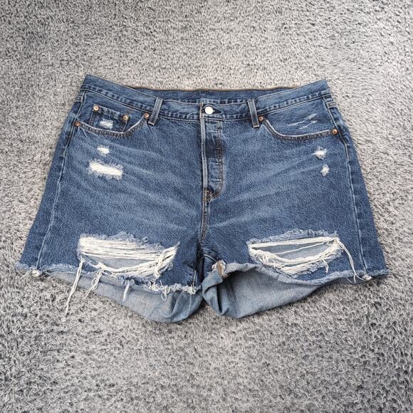 Levi's 501 Shorts Women 18W Blue Normcore Distressed Bikercore Raw Hem Med Wash - Picture 2 of 8
